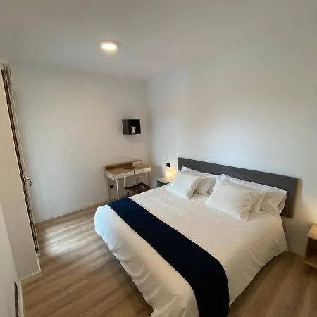 Vianetto アパート Monzón